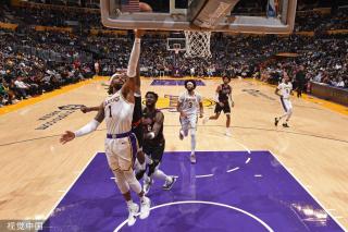 对危机的深 对危机的深